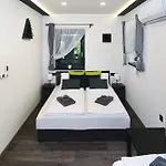 Holdruta Vendeghaz 4* Kunfeherto