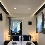 Holdruta Vendeghaz 招待所 4*