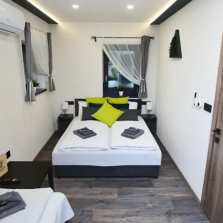 Holdruta Vendeghaz 4* Kunfeherto